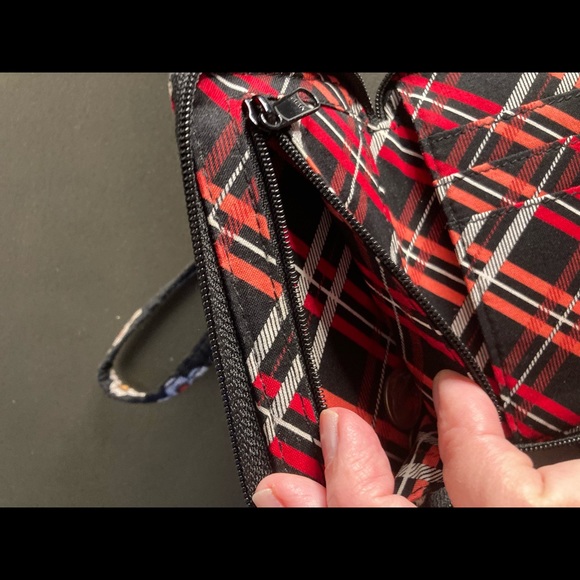 Vera Bradley Wristlet Wallet (2). - Picture 5 of 16